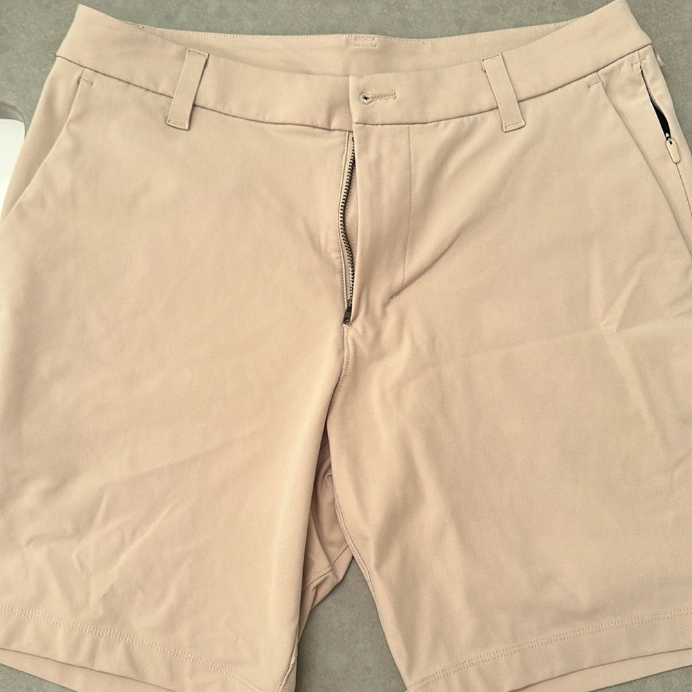 Lululemon ABC shorts 7 inch inseam size 30 waist NWOT